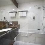 Essence Hotel 4*